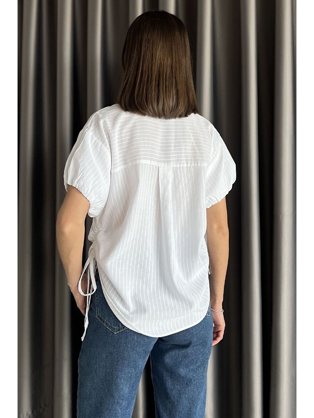 Beyaz Kadın Çizgi Desenli Cepli Kısa Kol Gömlek-2