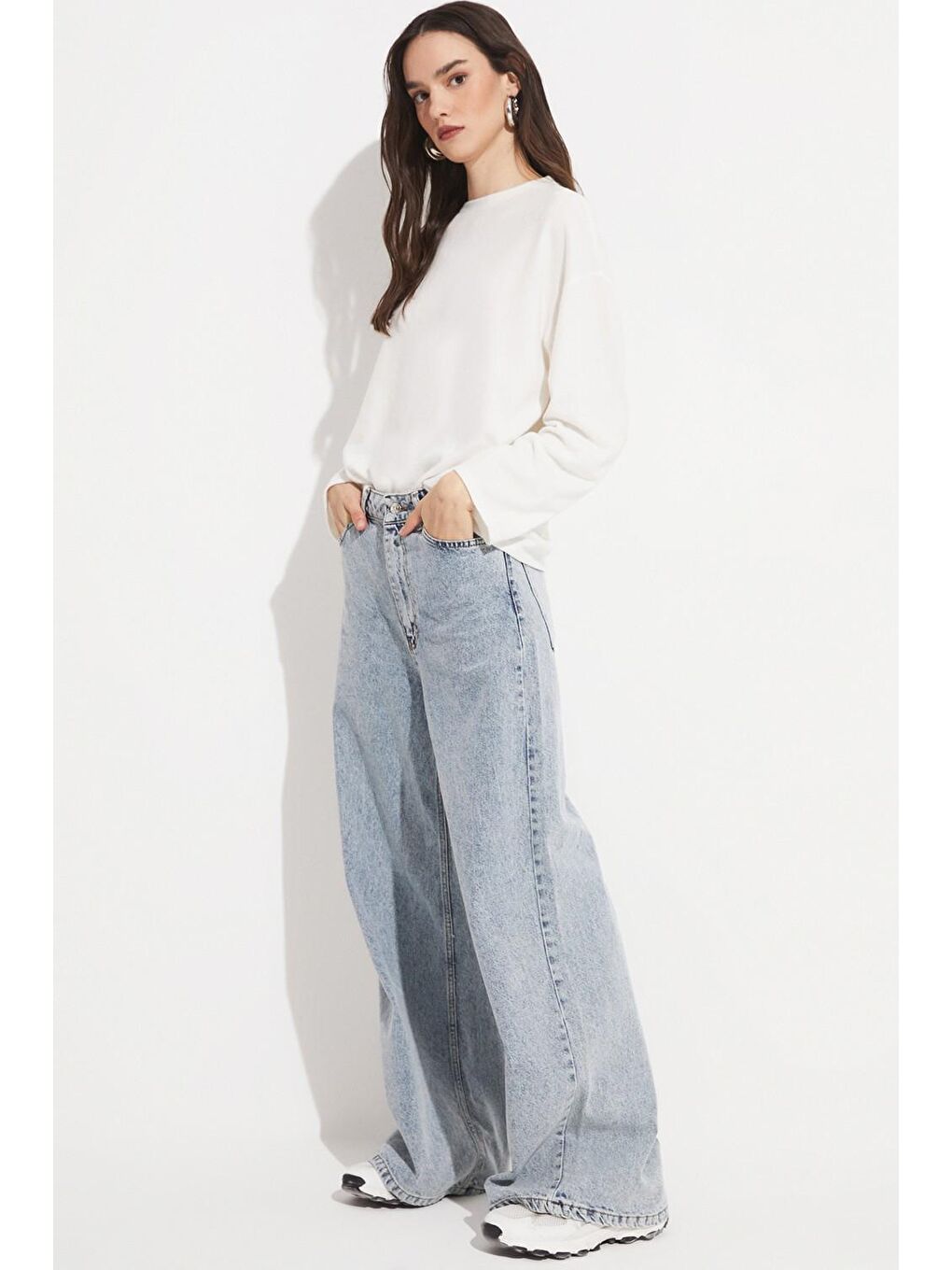 Ekru Sim Detaylı Örme Kumaş Bluz