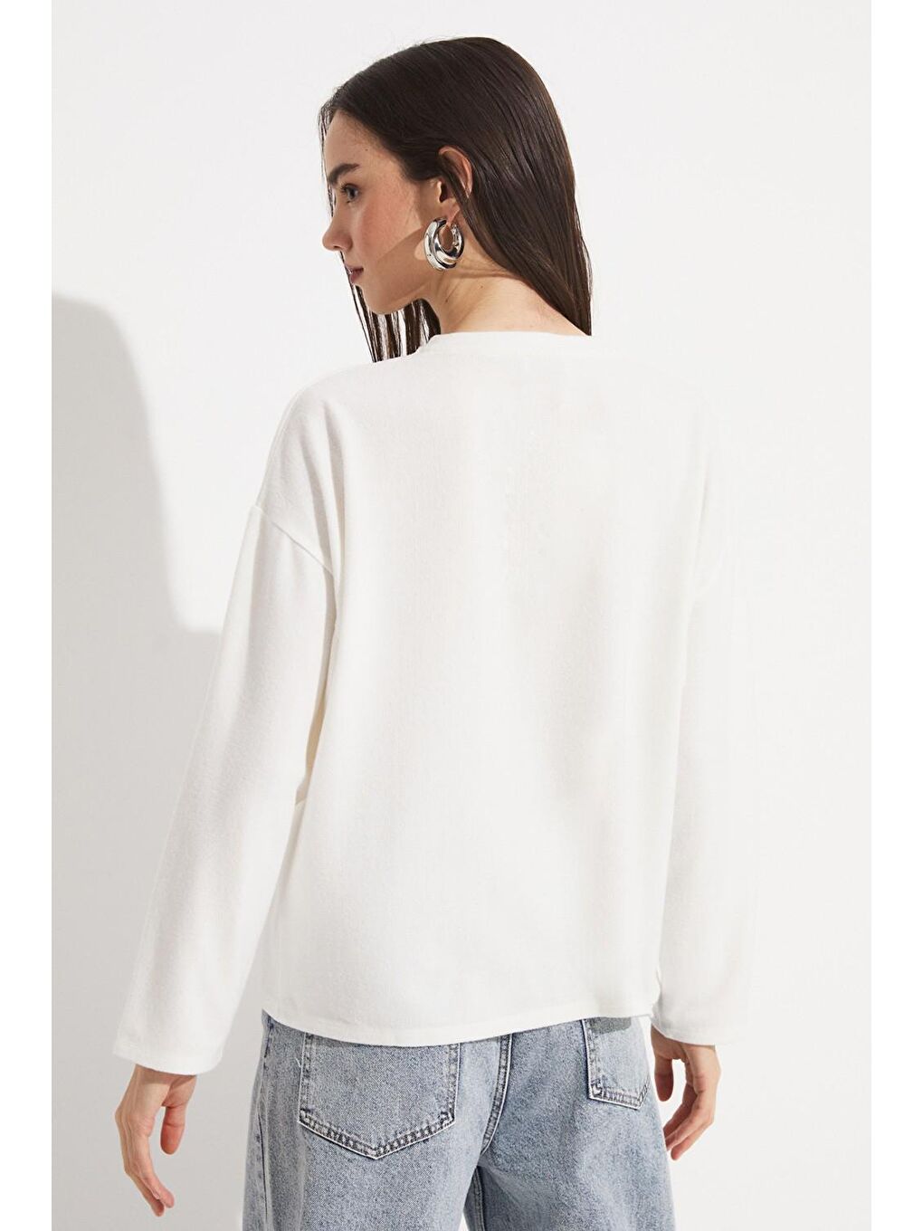 Ekru Sim Detaylı Örme Kumaş Bluz-3