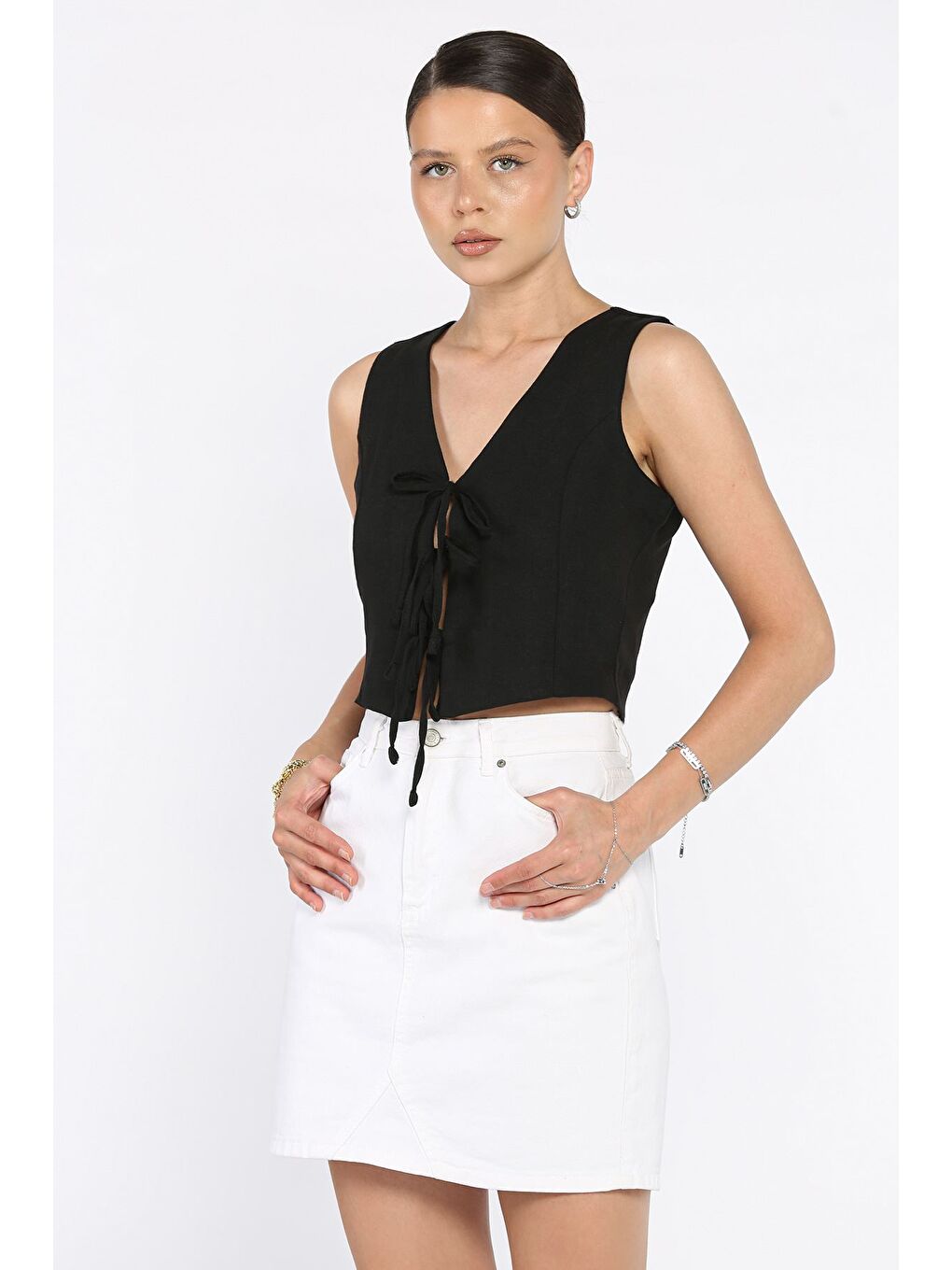 Siyah Kadın Ön Bağlamalı Astarlı Keten Yelek