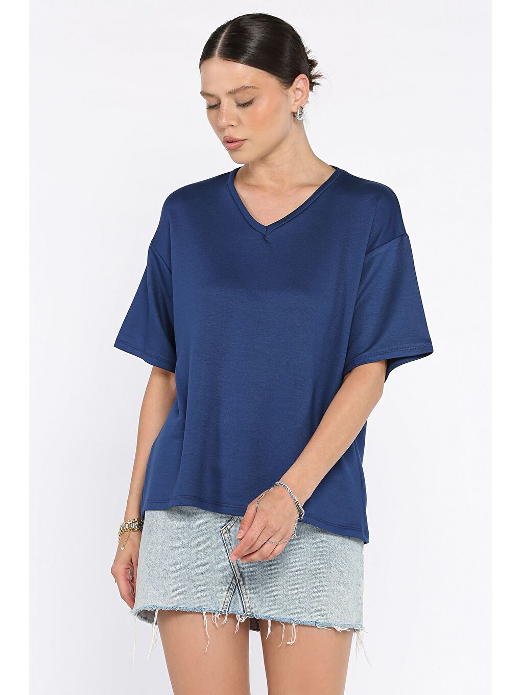 Lacivert Kadın V Yaka Basic Tişört-1