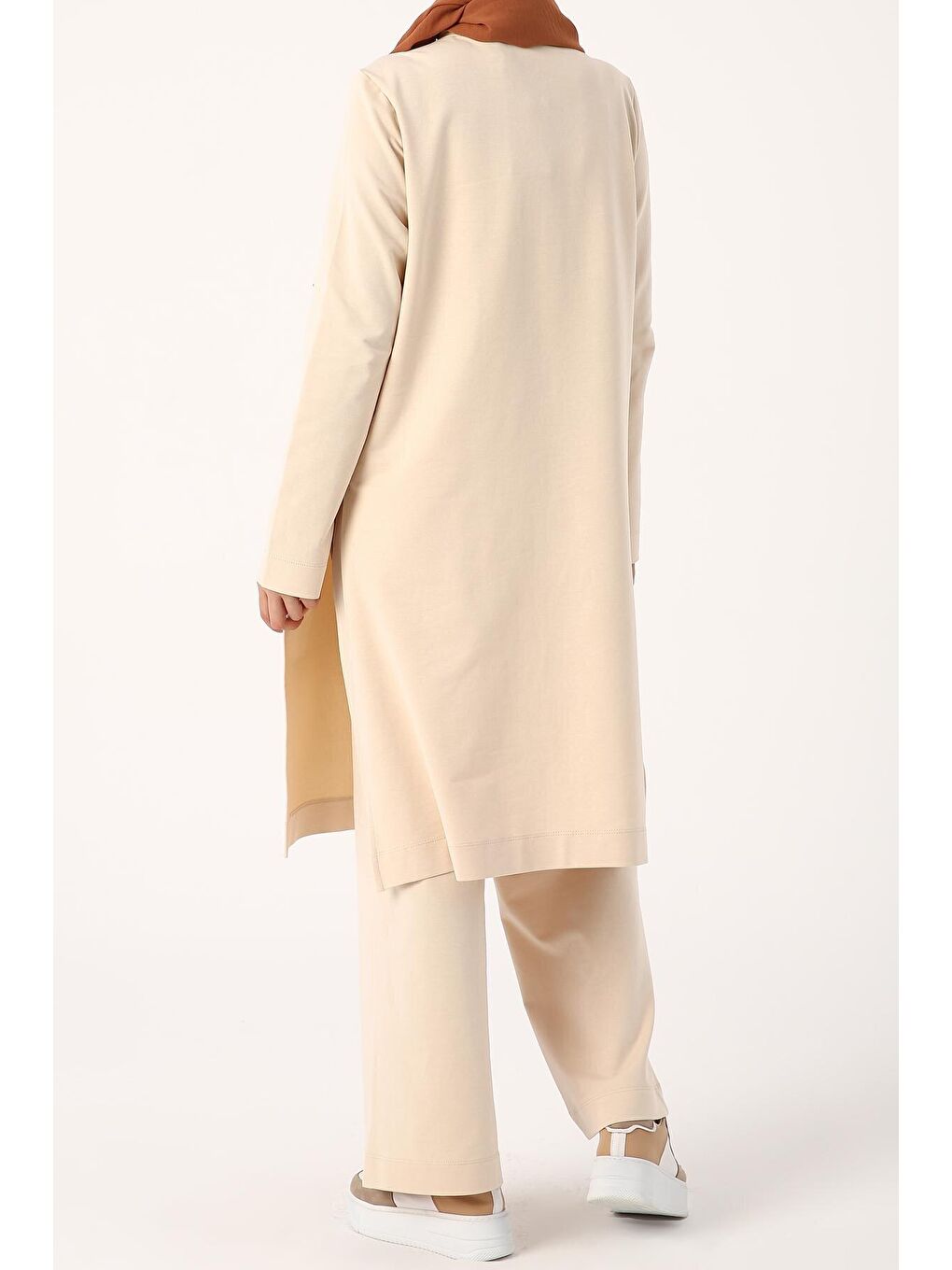 Yeni Bej Yanları Yırtmaçlı Pantolonlu Cepli Takım-4