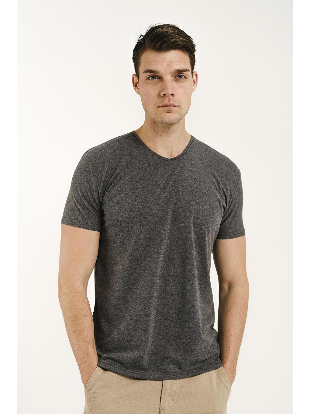 Gri V Yaka Slim Fit Basic Erkek Tişört-1