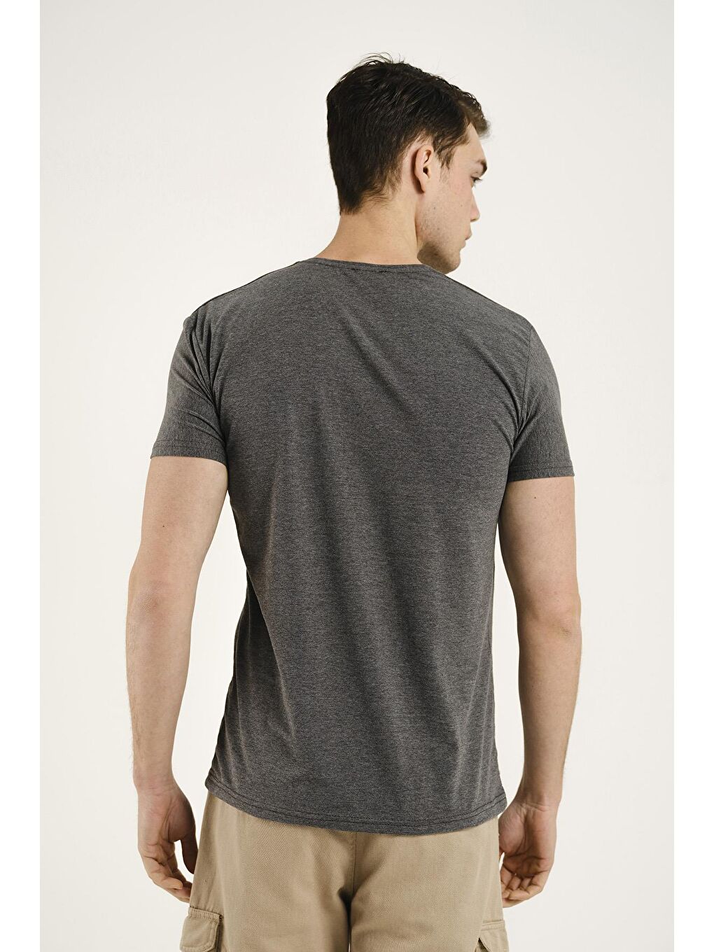 Gri V Yaka Slim Fit Basic Erkek Tişört-2