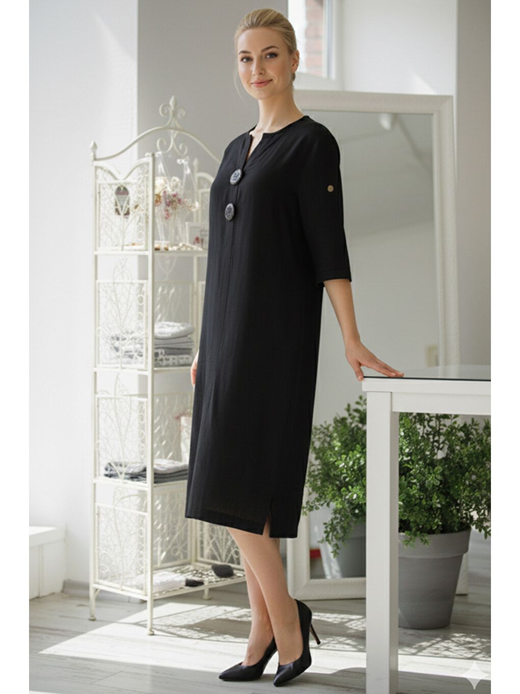 İtalyan Siyah Düğmeli 3/4 Kol Gizli Cepli Yırtmaçlı İnce Fitilli Kadife Uzun Dokuma Elbise 120 55-3