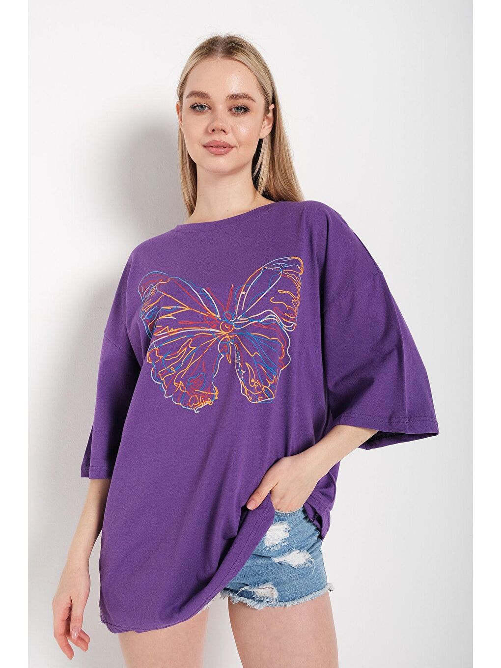 Trendseninle Mor Kadın Mor Oversize T-shirt Ön Lazer Kelebek Baskılı Tişört