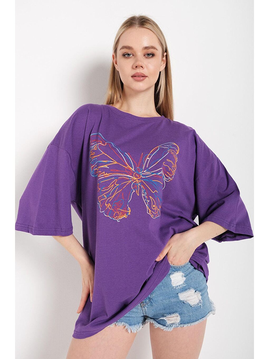 Trendseninle Mor Kadın Mor Oversize T-shirt Ön Lazer Kelebek Baskılı Tişört - 1