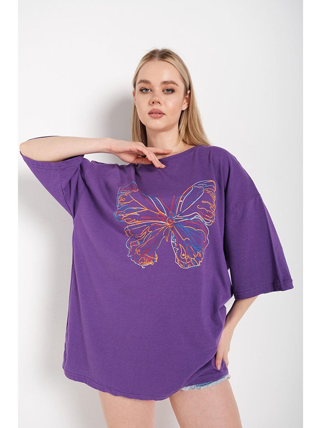 Trendseninle Mor Kadın Mor Oversize T-shirt Ön Lazer Kelebek Baskılı Tişört - 2