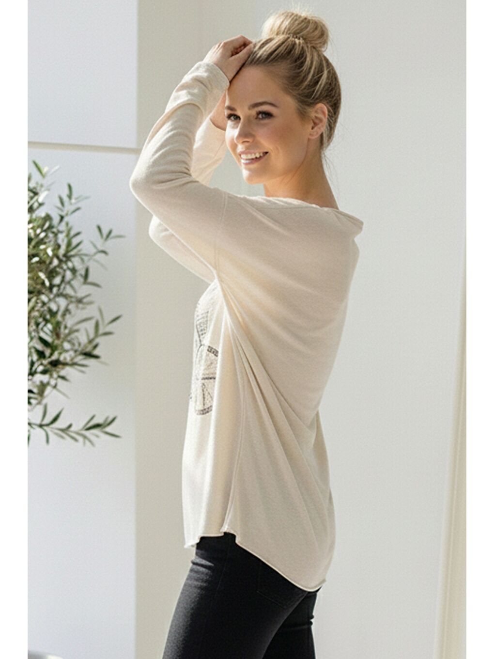 Ekru İtalyan Krem Rengi V Yaka Uzun Kol Baskılı Casual Akrilik Oversize Triko Bluz 68 70-1