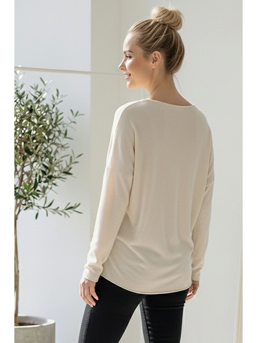 Ekru İtalyan Krem Rengi V Yaka Uzun Kol Baskılı Casual Akrilik Oversize Triko Bluz 68 70-2