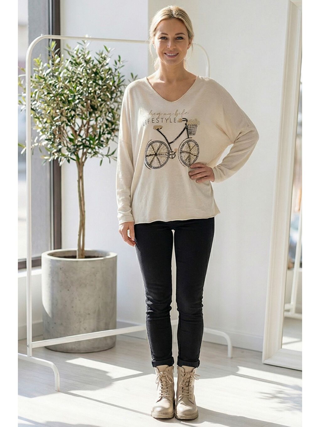 Ekru İtalyan Krem Rengi V Yaka Uzun Kol Baskılı Casual Akrilik Oversize Triko Bluz 68 70-3