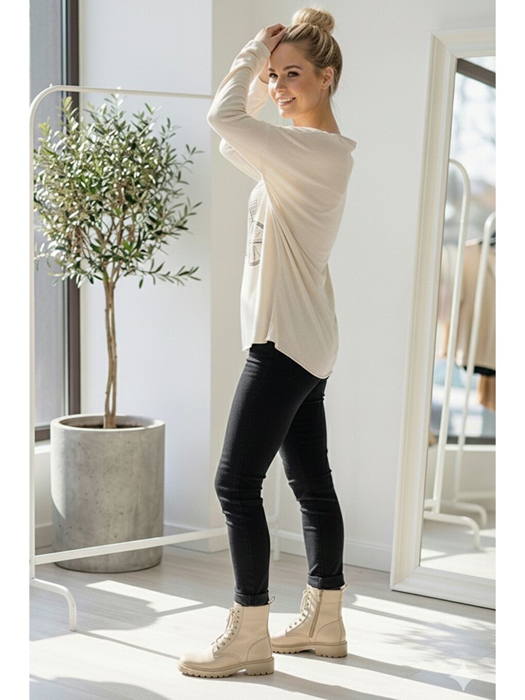 Ekru İtalyan Krem Rengi V Yaka Uzun Kol Baskılı Casual Akrilik Oversize Triko Bluz 68 70-4