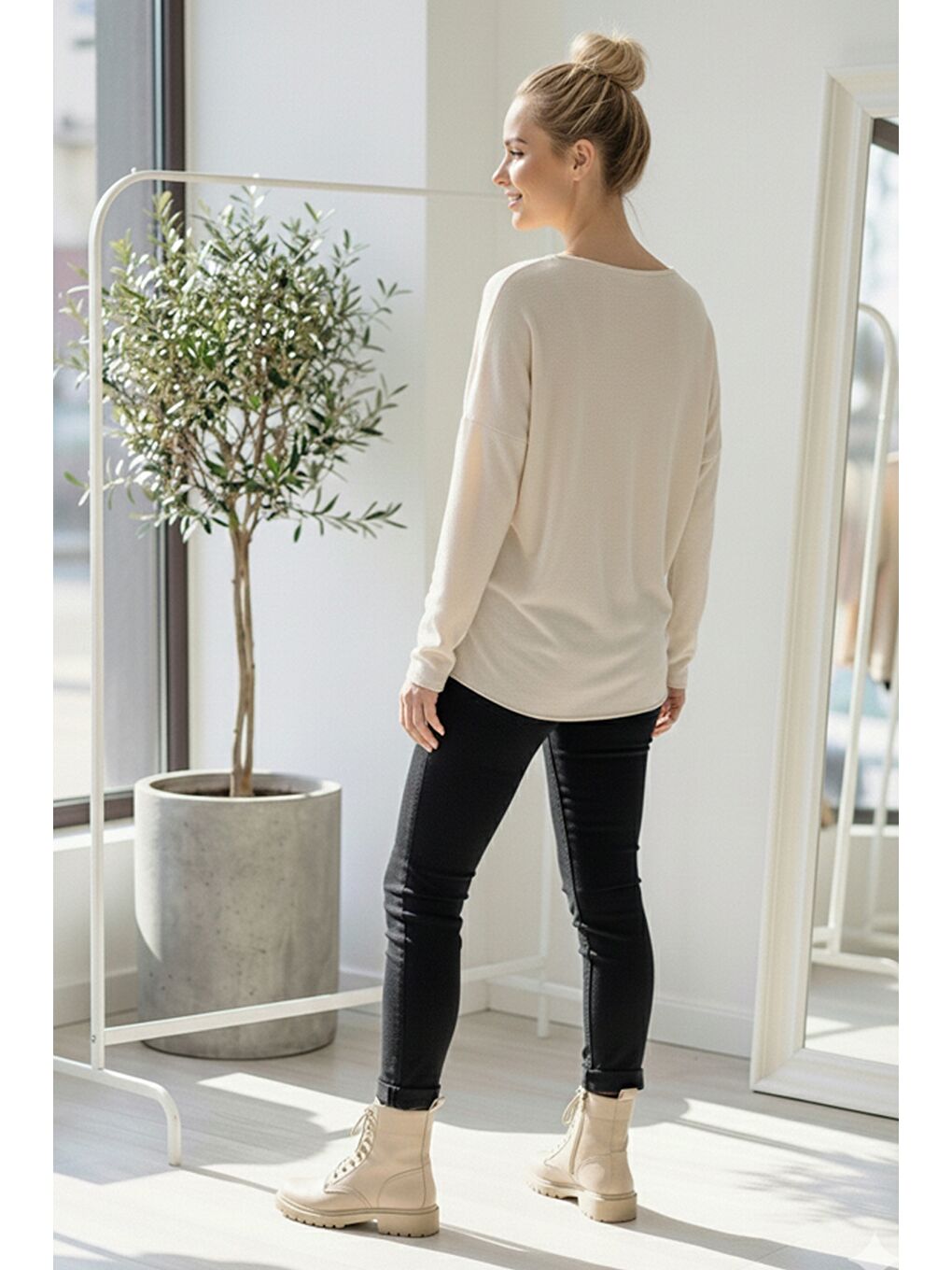 Ekru İtalyan Krem Rengi V Yaka Uzun Kol Baskılı Casual Akrilik Oversize Triko Bluz 68 70-5