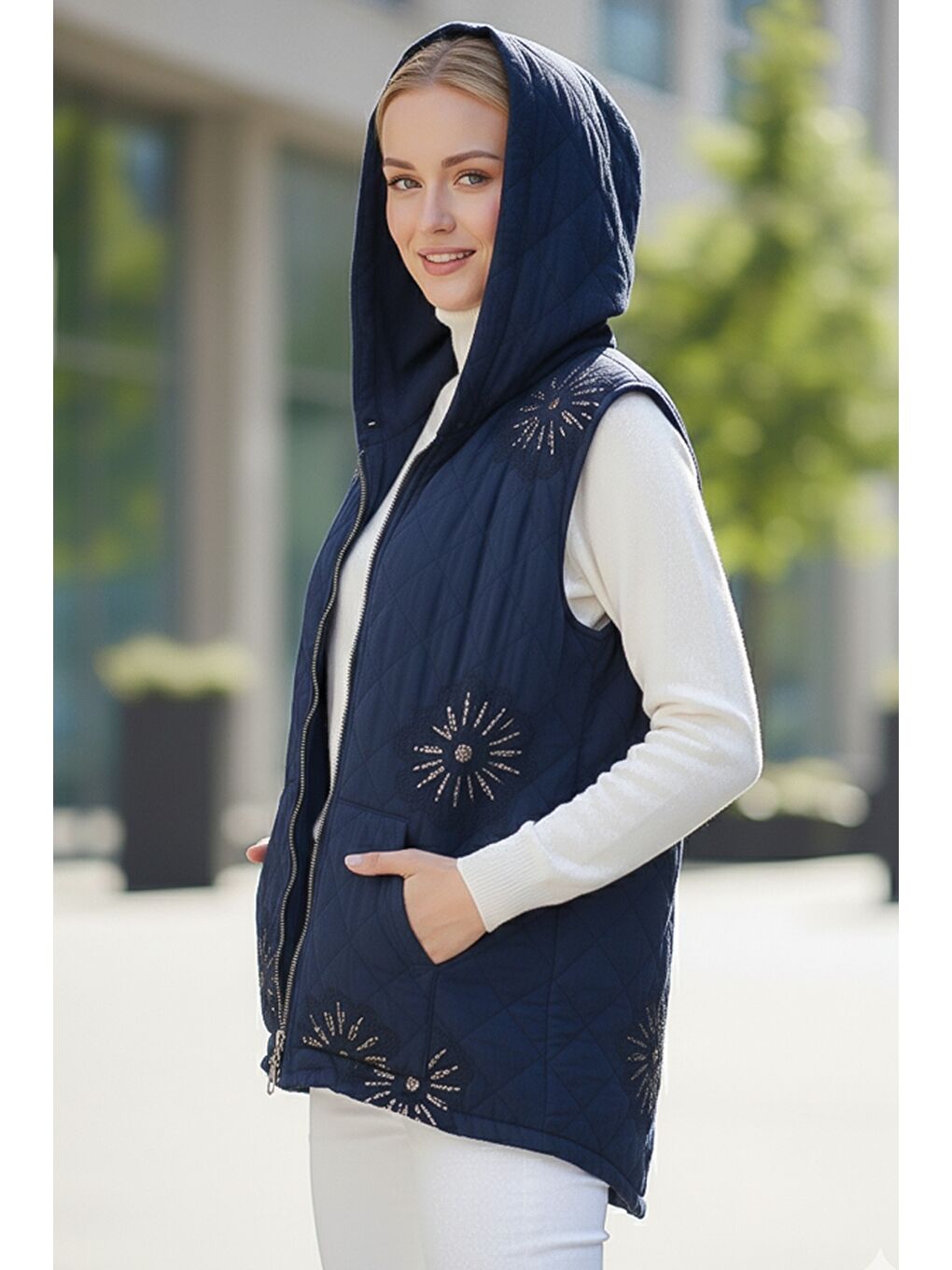 İtalyan Lacivert Kapüşonlu Kolsuz Fermuarlı Kanguru Cepli Pul Payetli Kapitone Dokuma Yelek 67 62-2