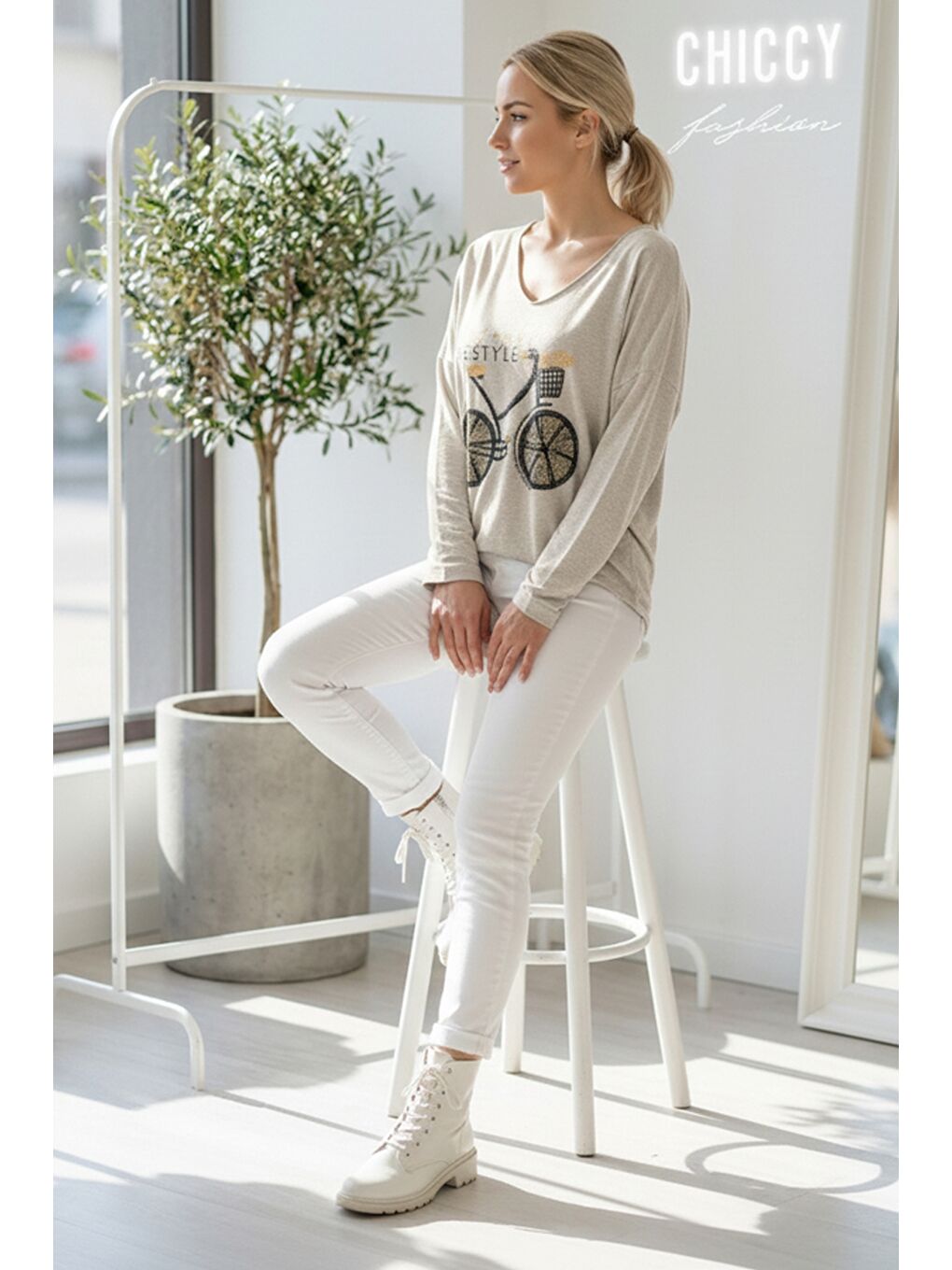 İtalyan Bej V Yaka Uzun Kol Baskılı Casual Akrilik Oversize Triko Bluz 68 70-4