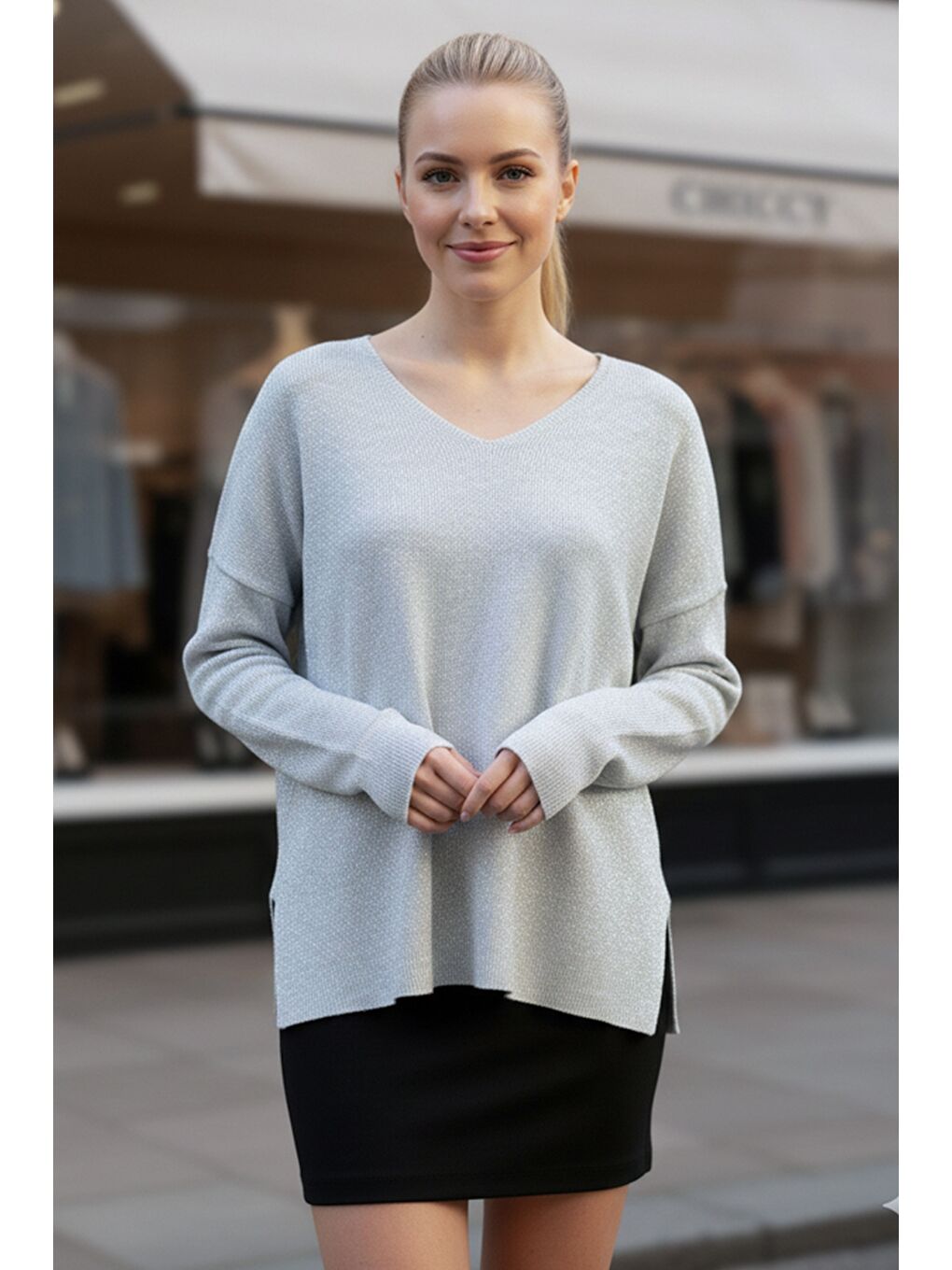 Gri Gümüş V Yaka Uzun Kol Yırtmaçlı Simli Casual Arkası Uzun Oversize Triko Kazak 70 75