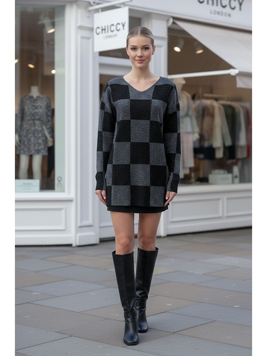 Siyah-Gri V Yaka Uzun Kol Ekose İnce Simli Casual Oversize Triko Kazak 73 64-2