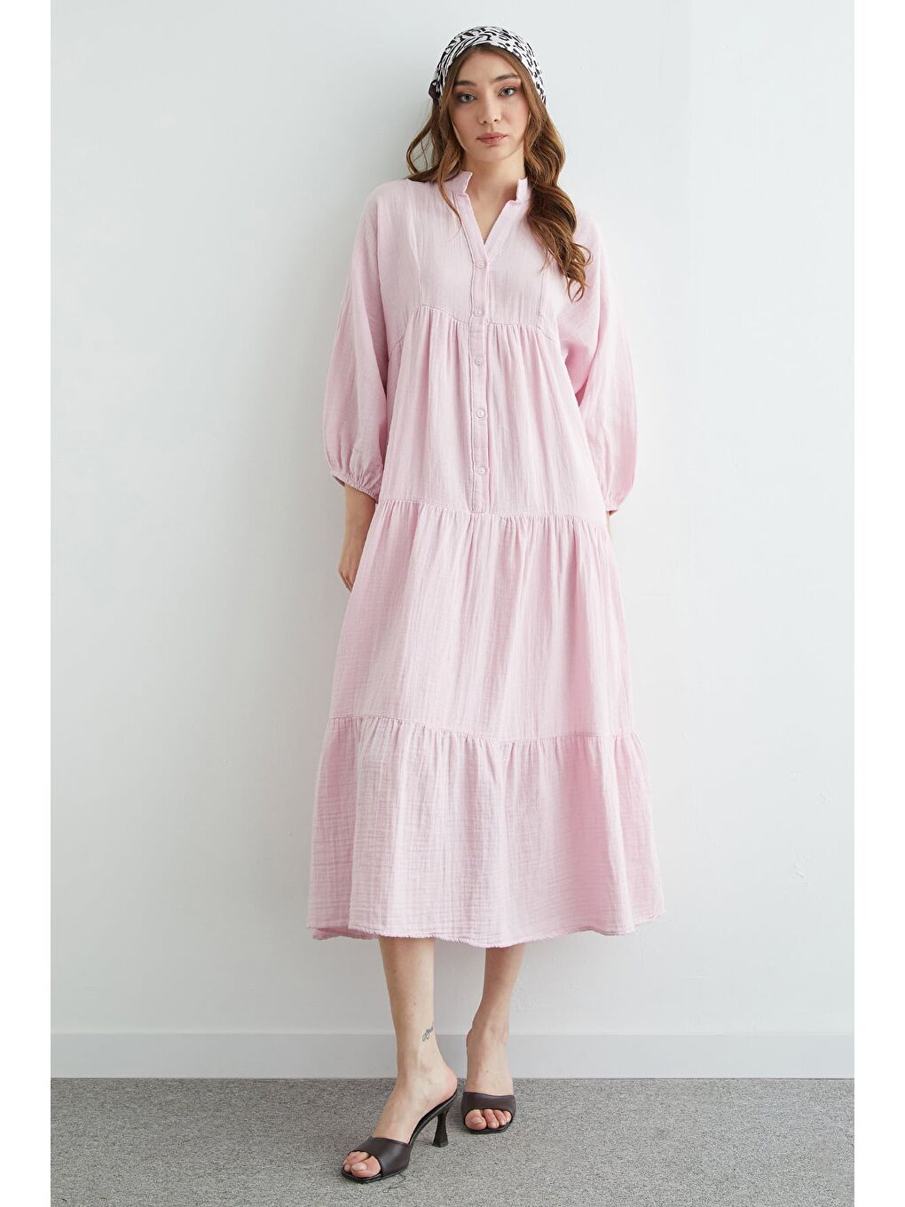 Pembe Fullamodest Yarım Düğmeli Hakim Yaka Müslin Elbise