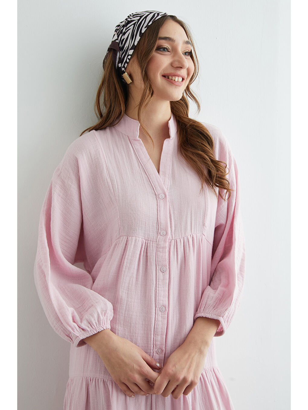 Pembe Fullamodest Yarım Düğmeli Hakim Yaka Müslin Elbise-1