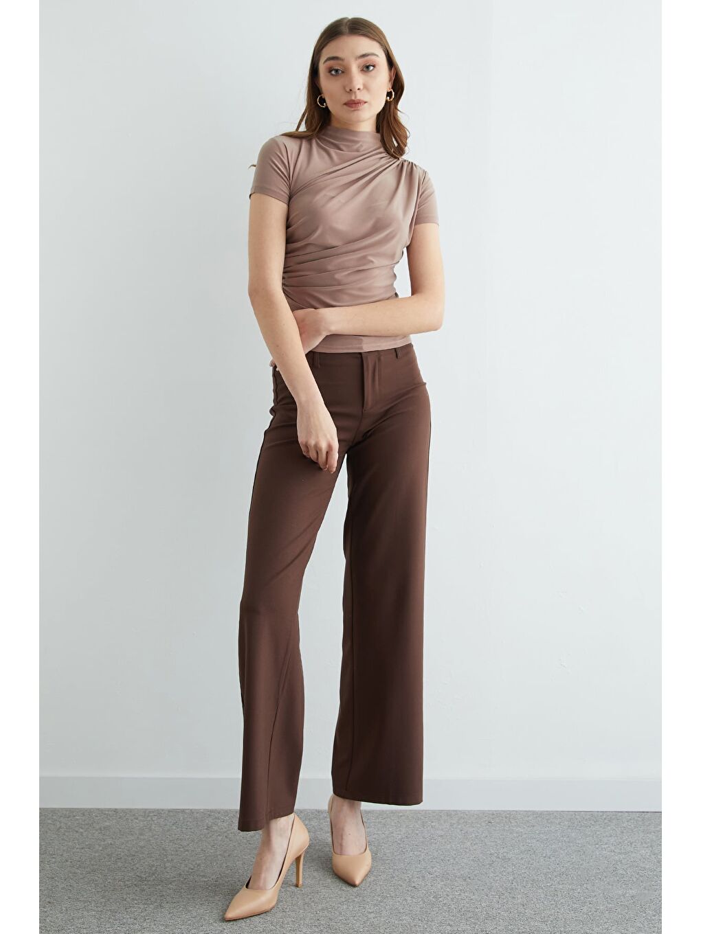 Bej Drapeli Dik Yaka Bluz-4