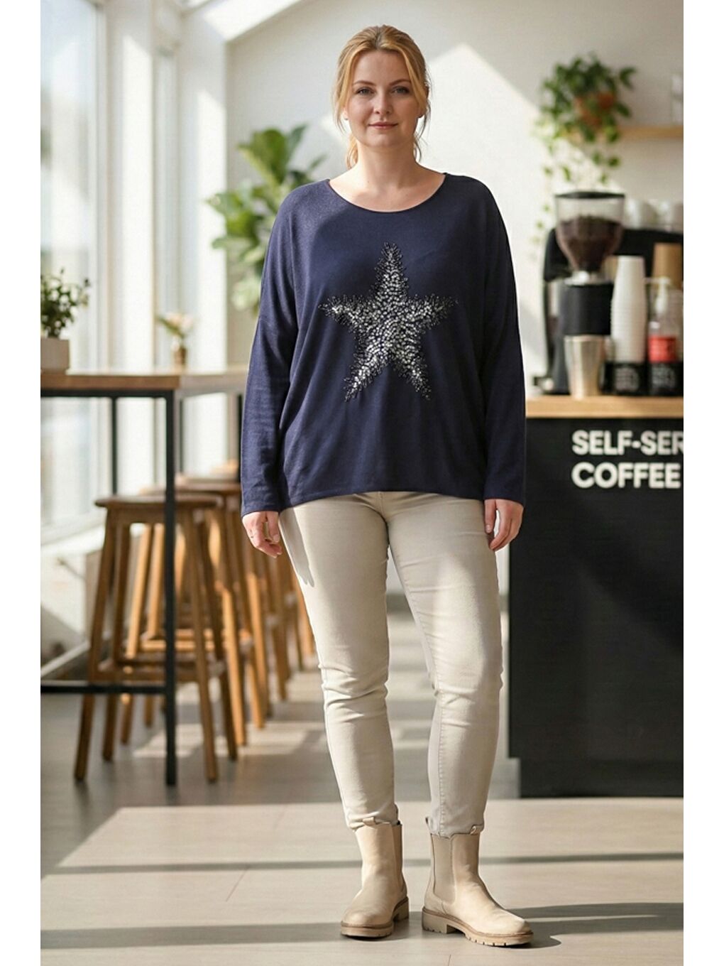 İtalyan Büyük Beden Lacivert Havuz Yaka Uzun Kol Yıldız Aplikeli Casual Yumoş Triko Bluz 72 65-2