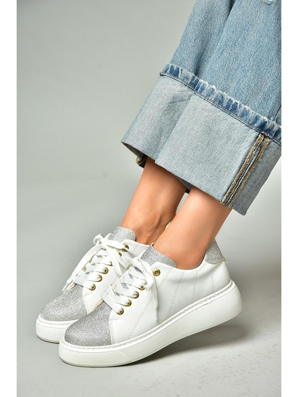 S8200422 Beyaz-Gümüş Kadın Spor