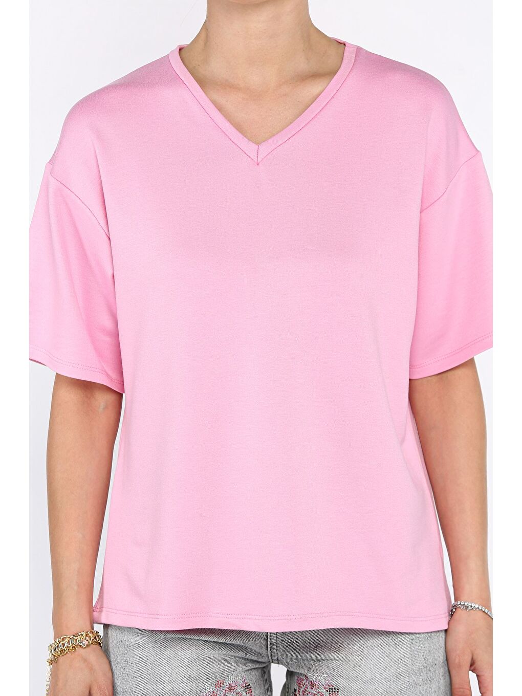 Pembe Kadın V Yaka Basic Tişört-3