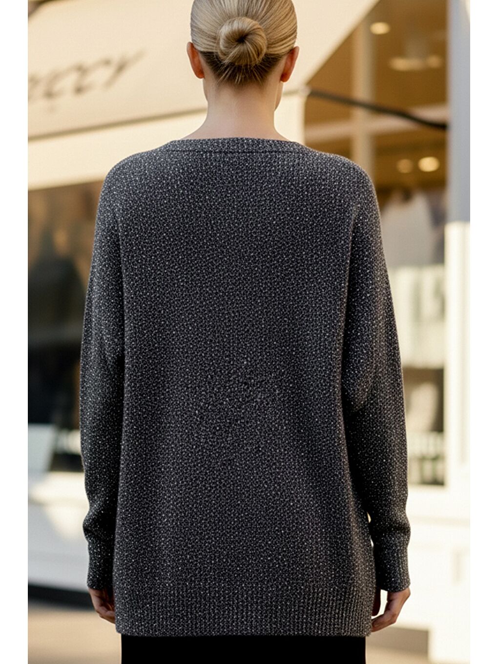 Siyah V Yaka Uzun Kol Yırtmaçlı Simli Casual Arkası Uzun Oversize Triko Kazak 70 75-4