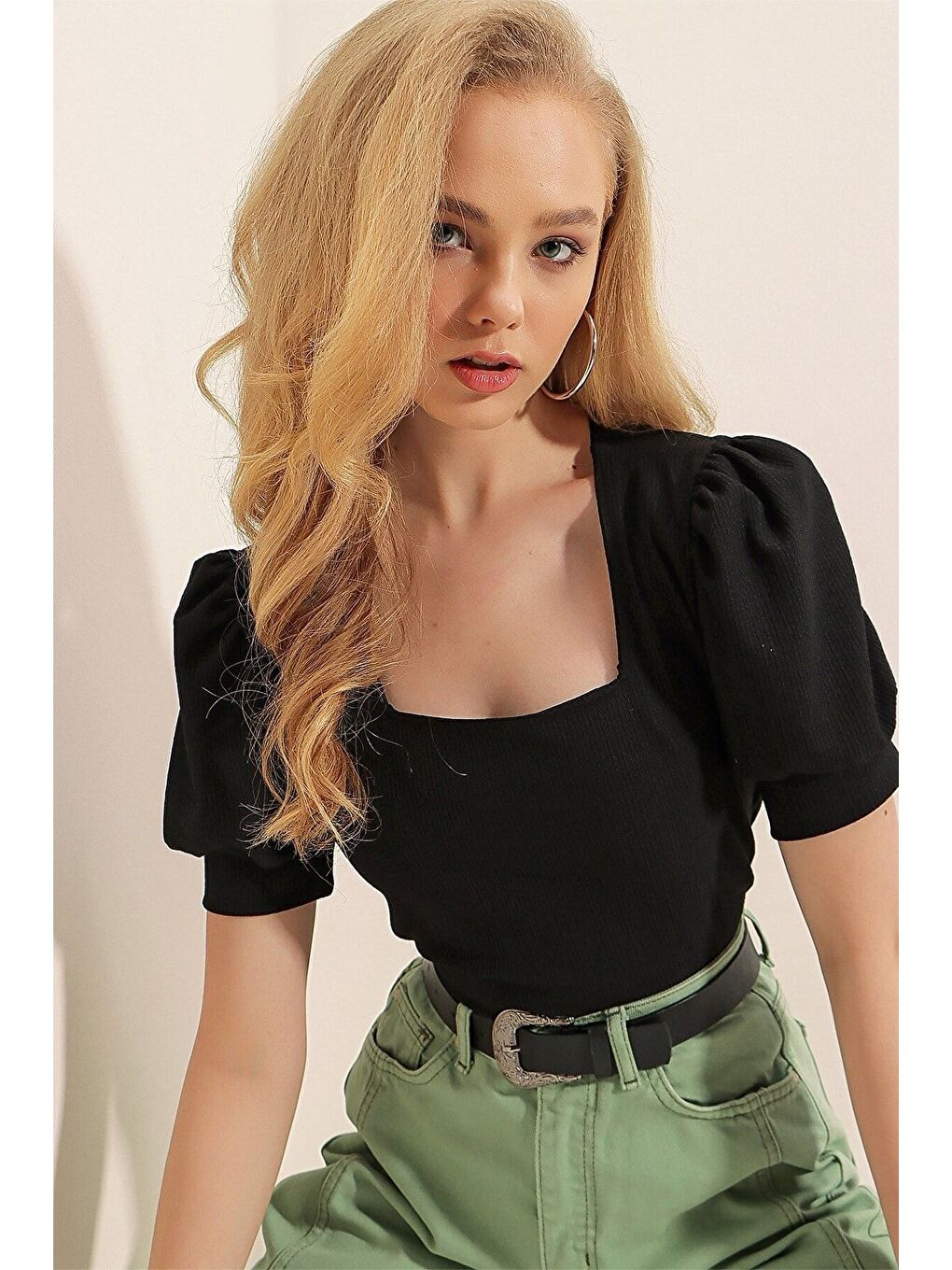 Kadın Örme Kısa Kollu Kare Yaka Basic Siyah Bluz-2