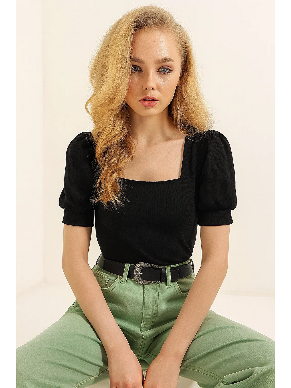 Kadın Örme Kısa Kollu Kare Yaka Basic Siyah Bluz-3