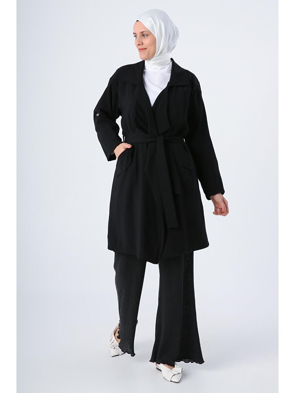 Siyah Kuşaklı Salaş Yaka Rahat Kalıp Kap-2