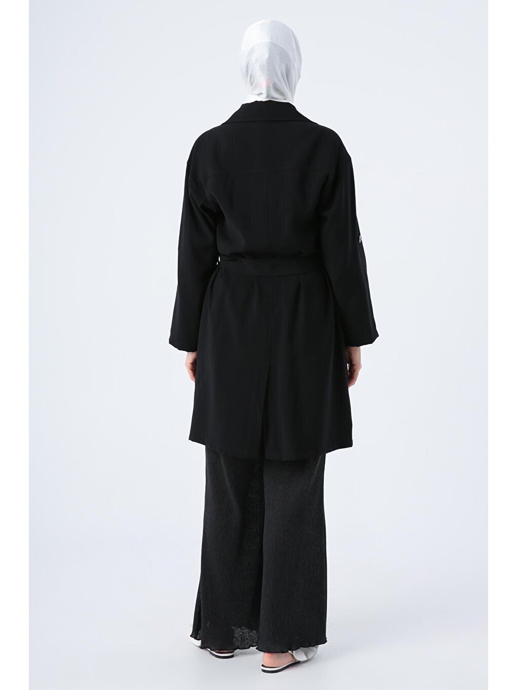 Siyah Kuşaklı Salaş Yaka Rahat Kalıp Kap-3