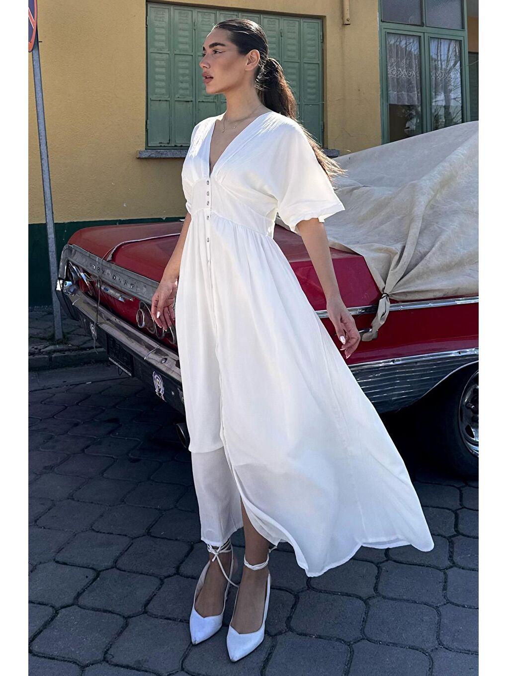 Beyaz V Yaka Düğmeli Elbise Mg2339-2