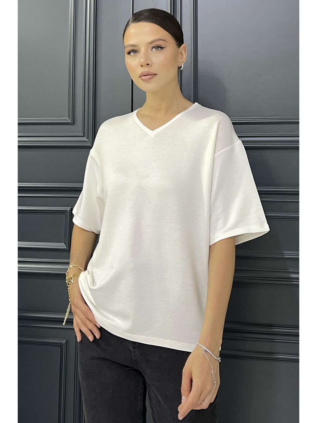 Ekru Kadın V Yaka Basic Tişört-1