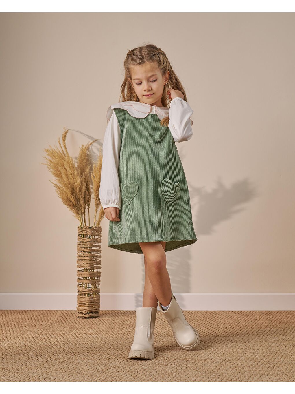 Kız Çocuk Pamuklu Yeşil Kadife Kalp Cepli Elbise-1