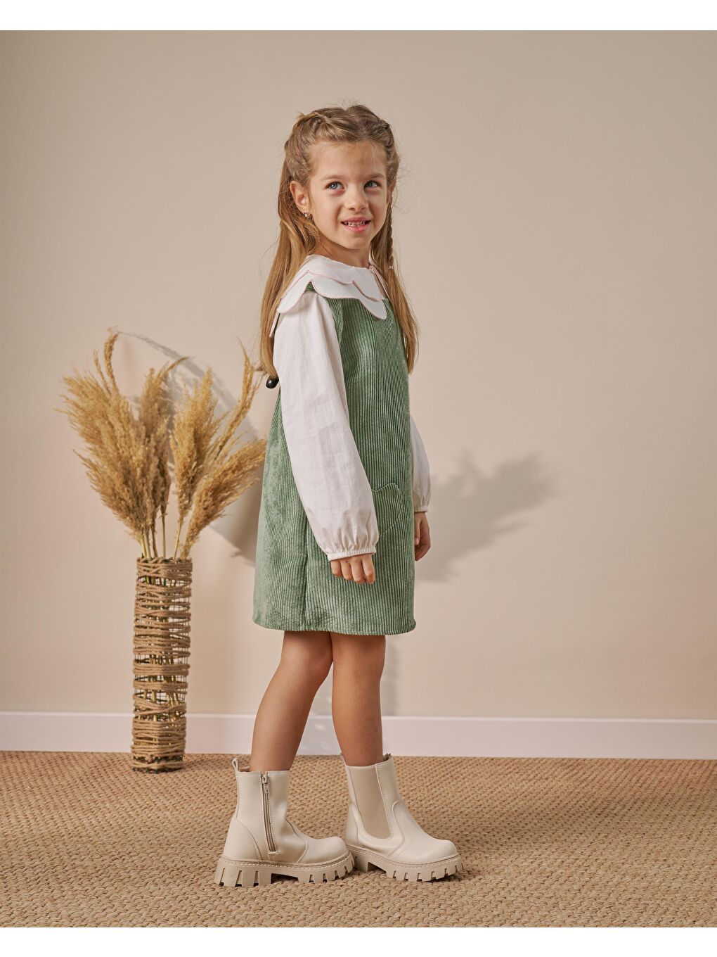 Kız Çocuk Pamuklu Yeşil Kadife Kalp Cepli Elbise-4