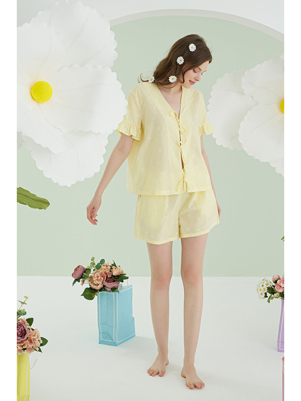 Sarı Papatya Şortlu Önden Bağlamalı Pijama Takımı-1