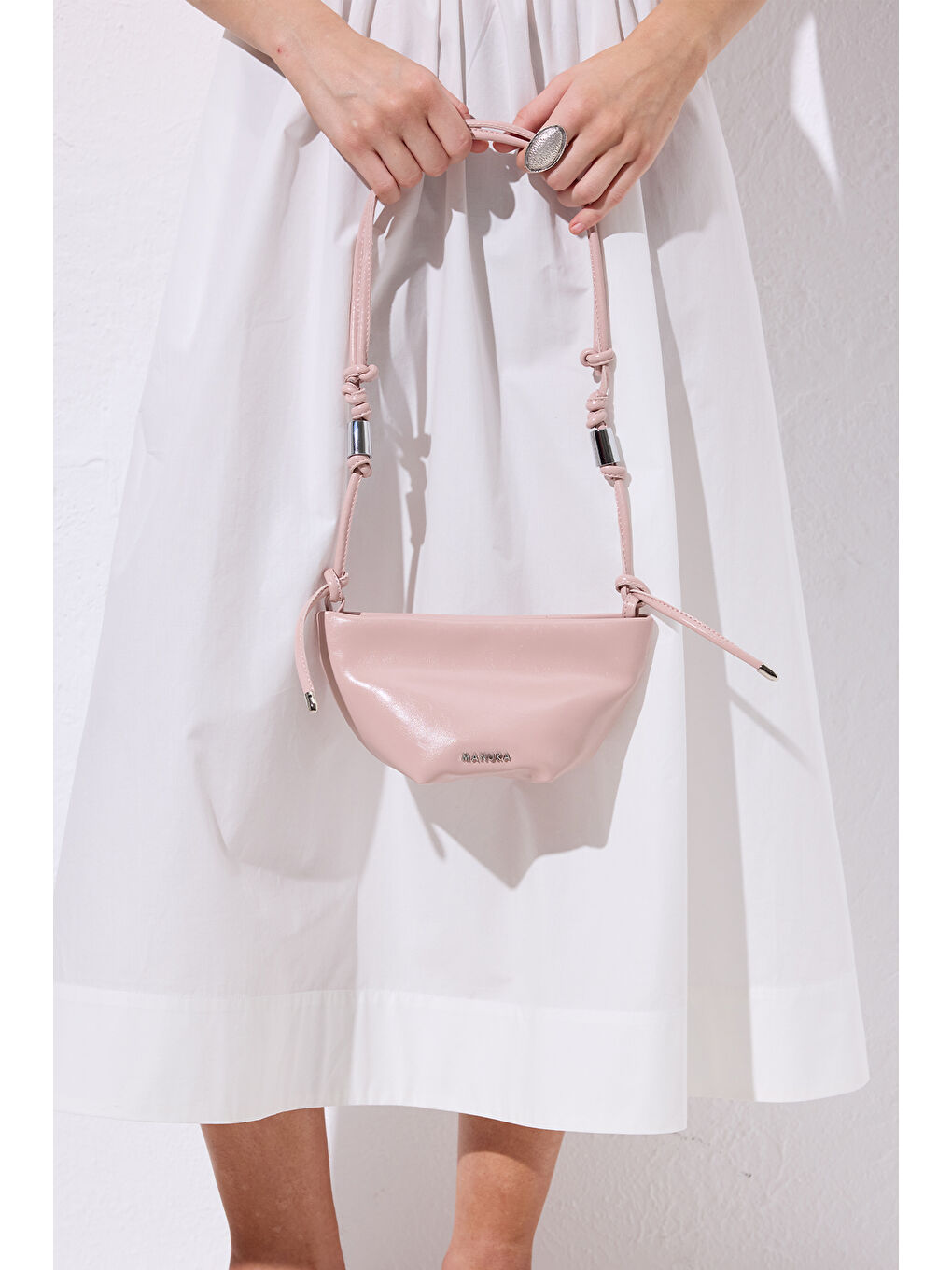 Pembe Elora Bağlama Detaylı Çanta Mochı