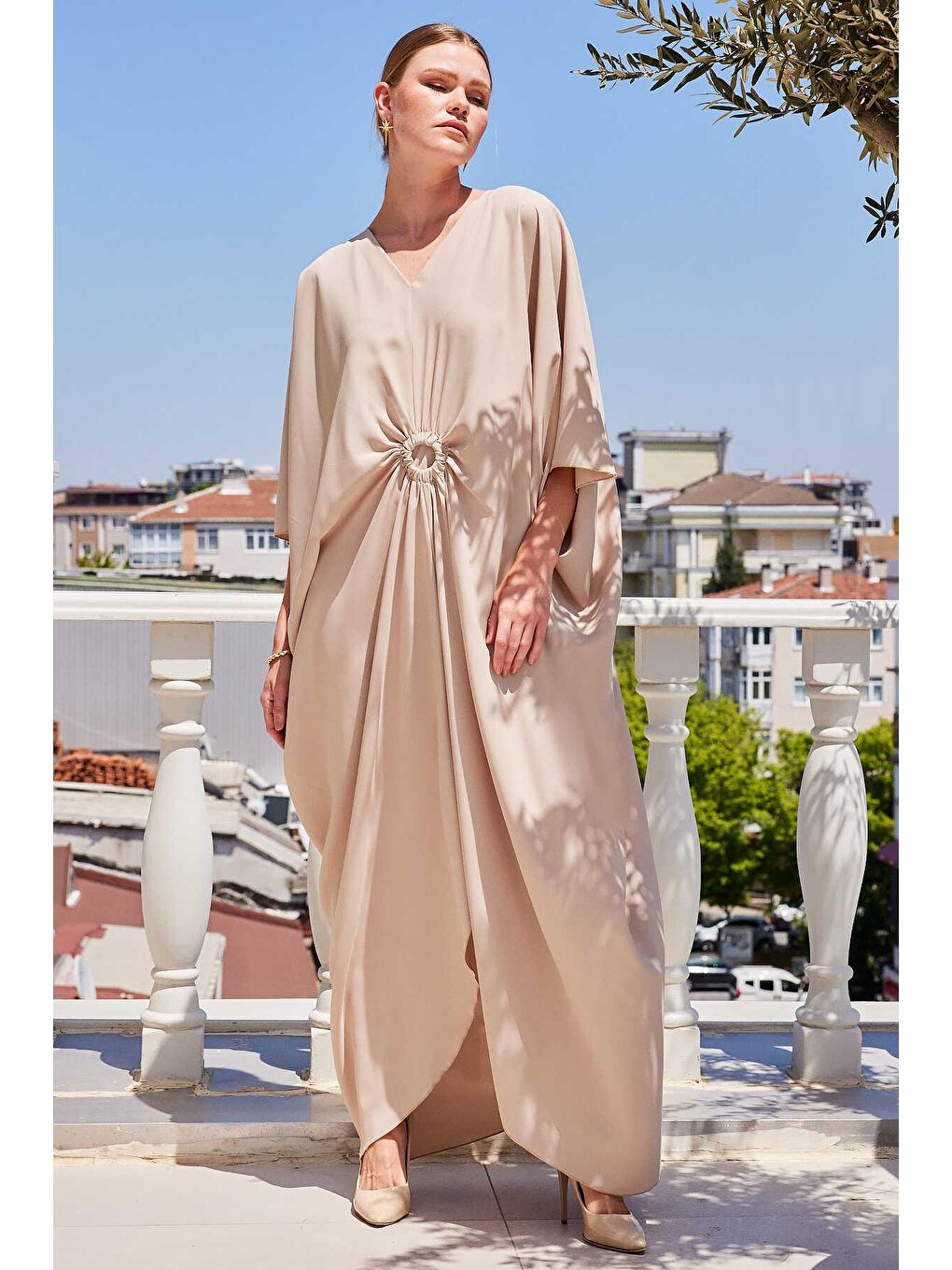 Bej Kadın Taş V Yaka Yarasa Kol Oversize Dökümlü Elbise-3