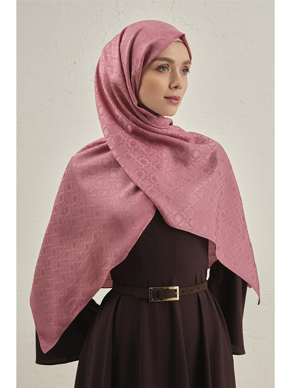 Pembe Pamuk Floş Monogram Zincir Şal 1 37-1