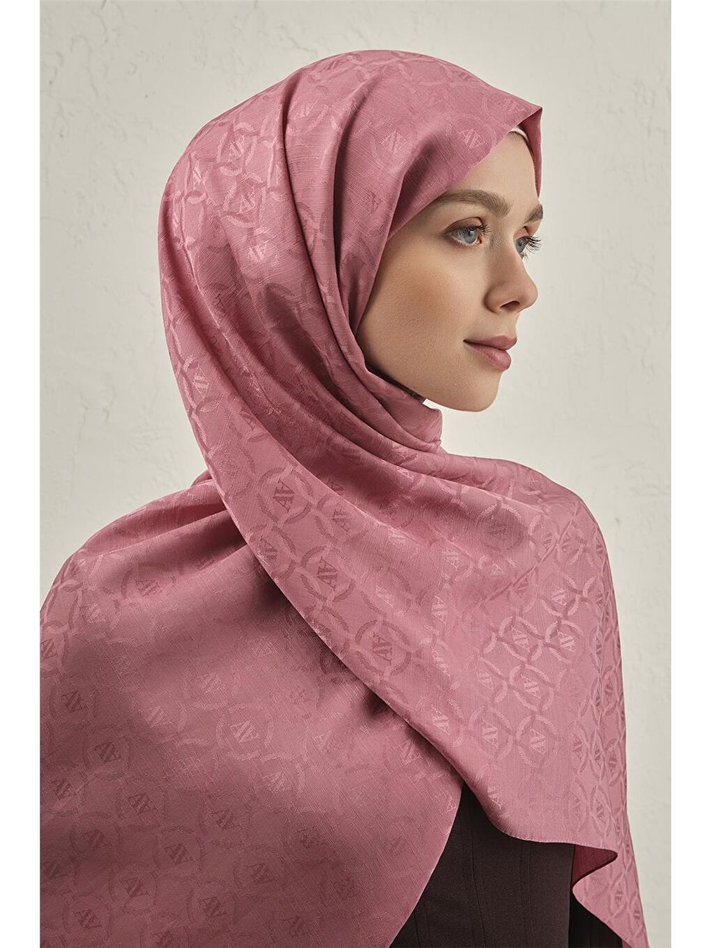 Pembe Pamuk Floş Monogram Zincir Şal 1 37-3
