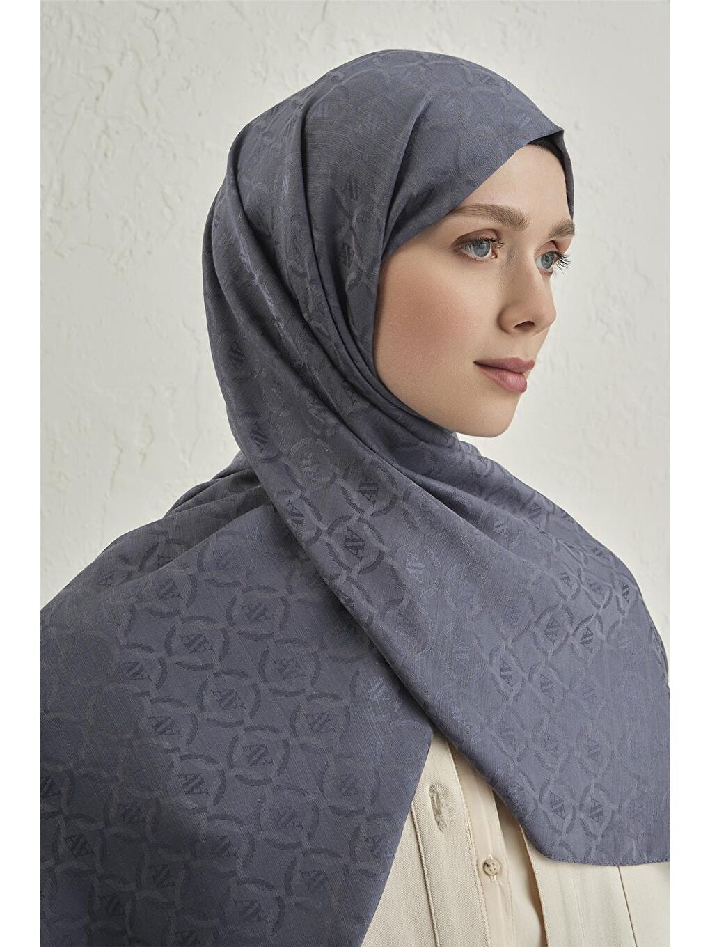 Gri Pamuk Floş Monogram Zincir Şal 1 18-3