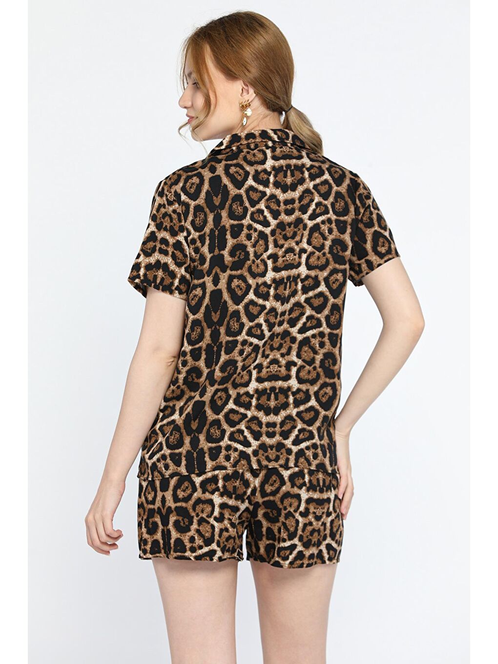 Bej Kadın Ön Düğmeli Desenli Şortlu Pijama Takımı-2