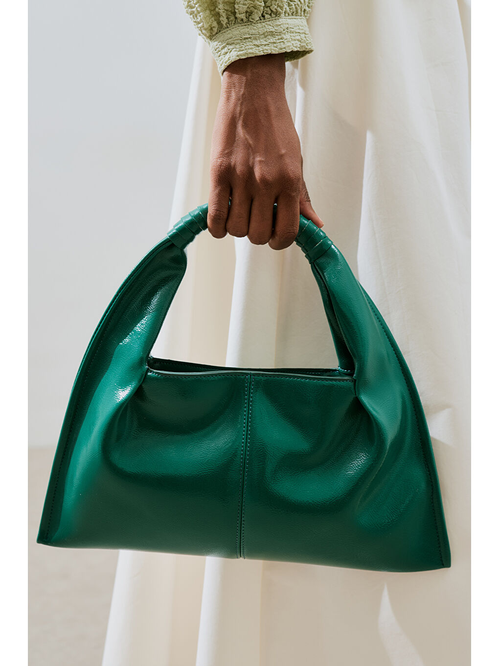 Parlak Deri El Çantası Petrol-1