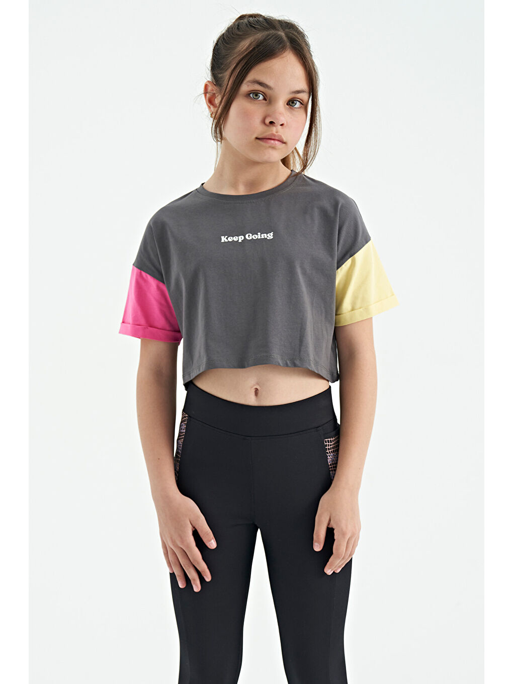 Koyu Gri Yazı Baskılı O Yaka Düşük Omuzlu Oversize Kız Çocuk Tişört - 75130