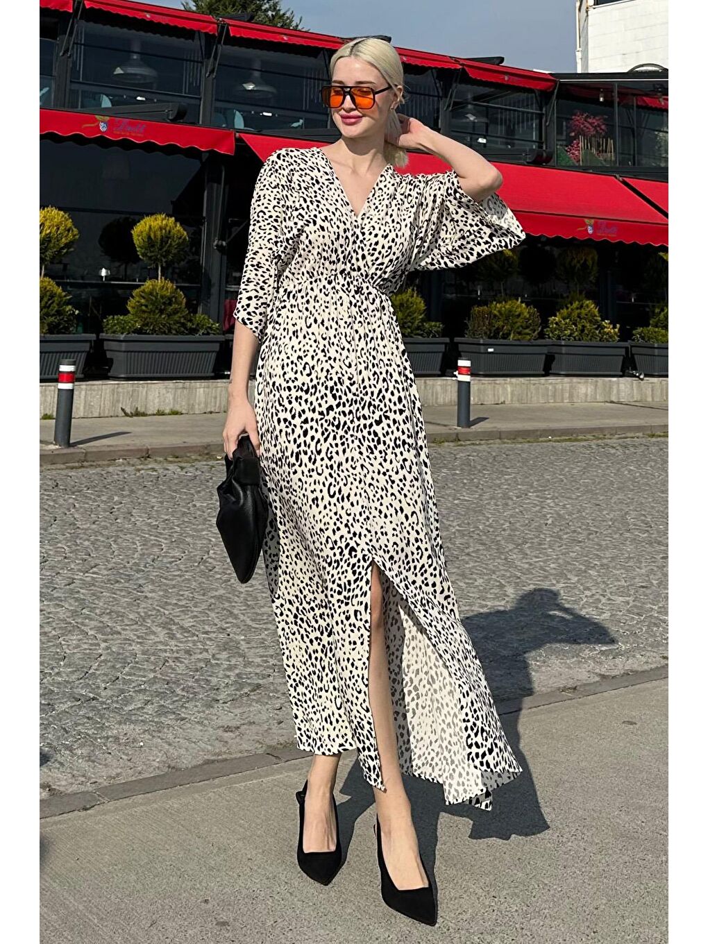 Beyaz Desenli Yırtmaç Detaylı Uzun Elbise Mg2321-1