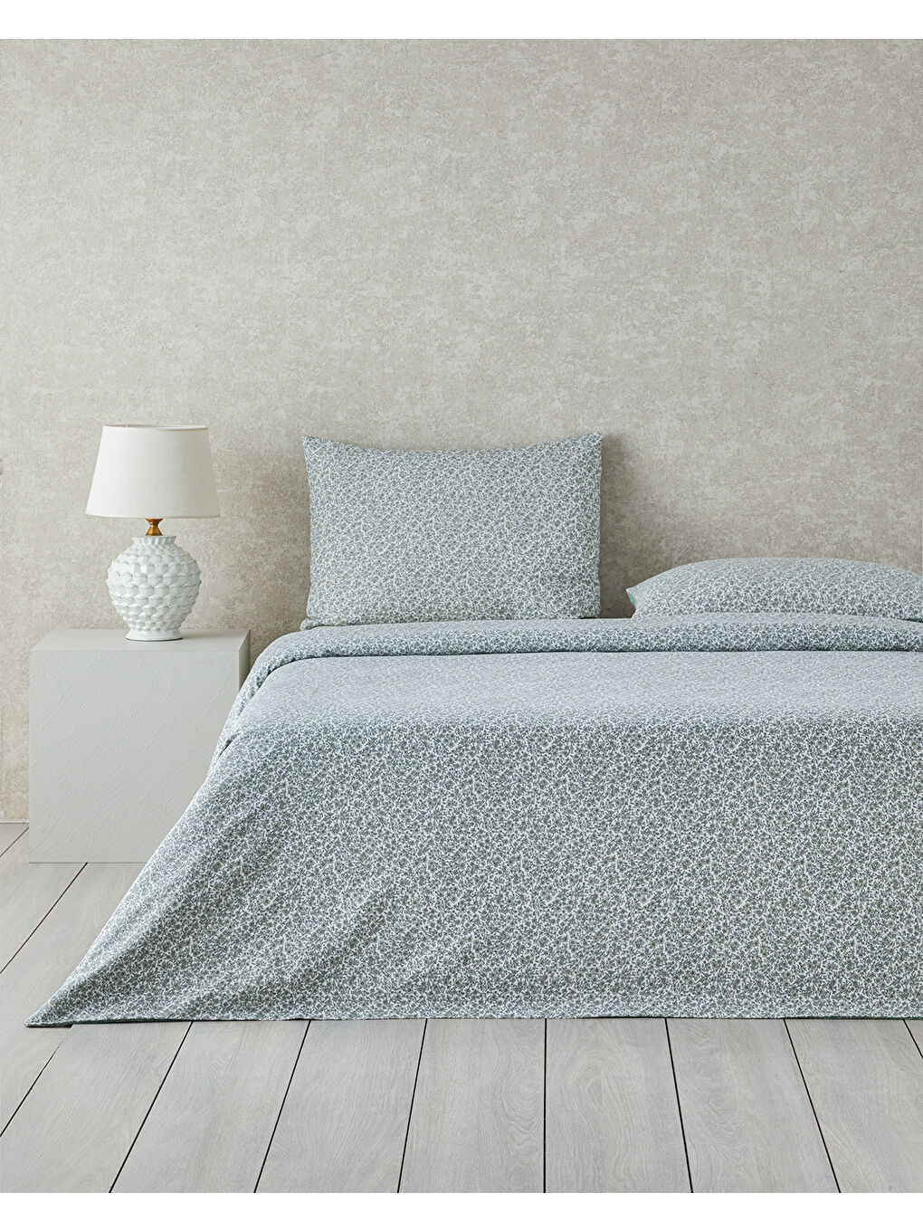 English Home Blossom Garden Çift Taraflı Kolay Ütülenir Çift Kişilik Nevresim Takımı 200x220 cm Yeşil