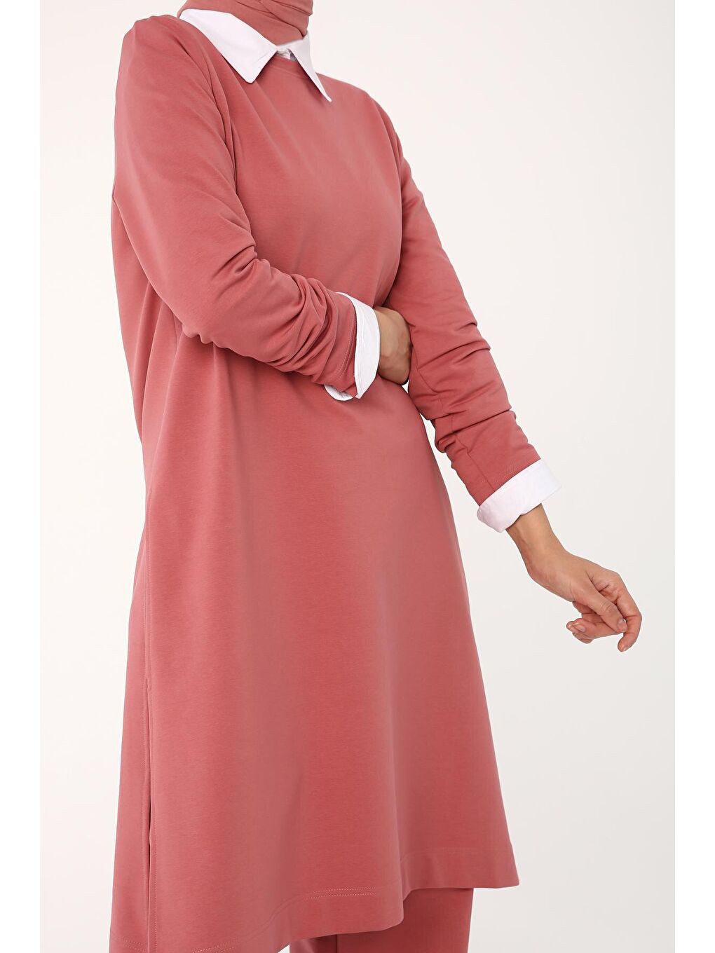 Pembe Eski Gül Yanları Yırtmaçlı Pantolonlu Cepli Takım