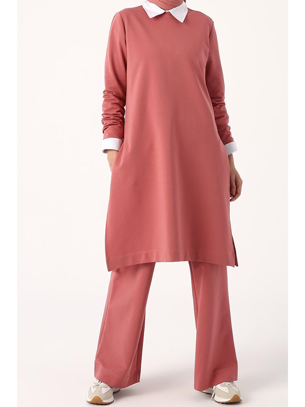 Pembe Eski Gül Yanları Yırtmaçlı Pantolonlu Cepli Takım-1