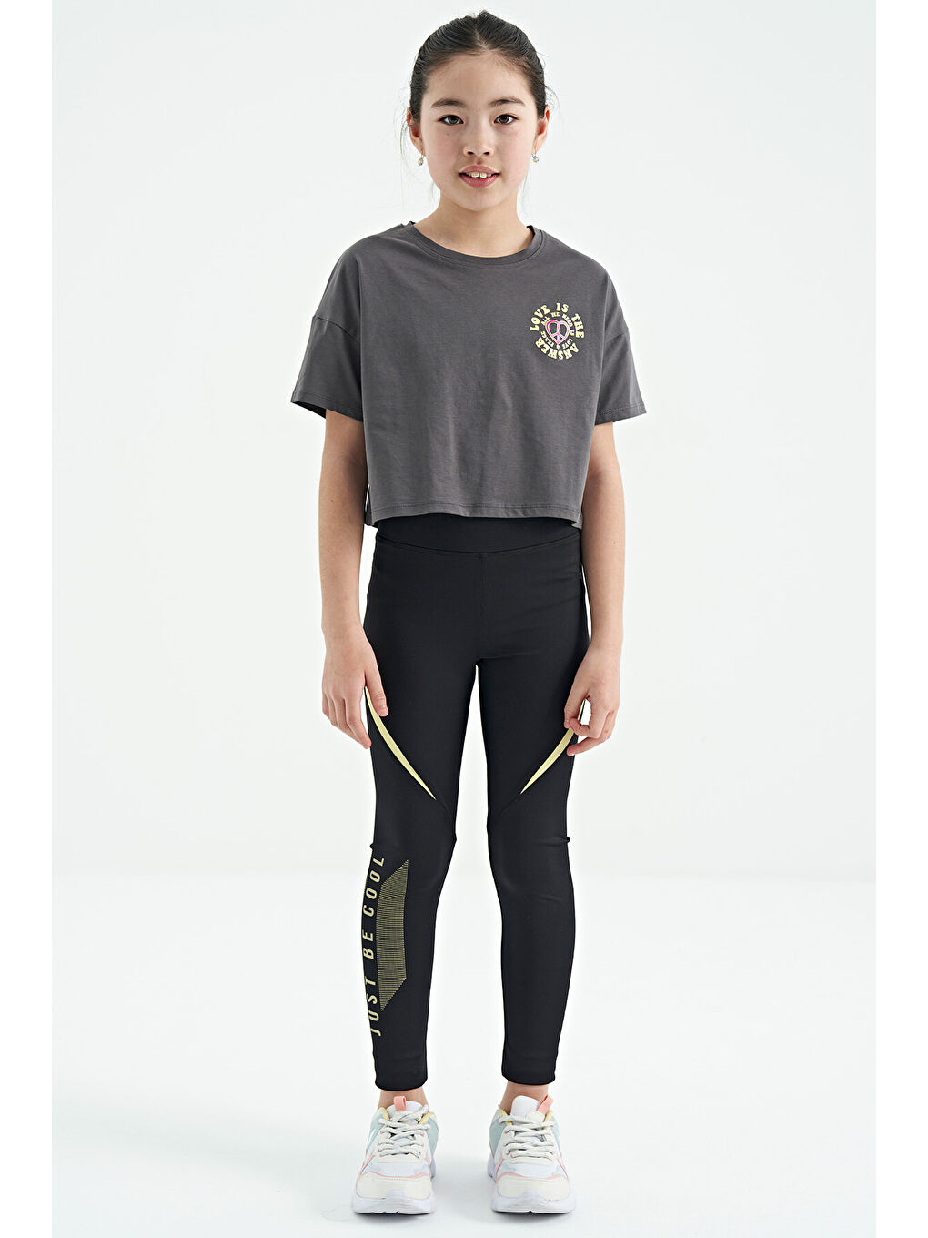 Koyu Gri Ön Arka Baskılı O Yaka Düşük Omuz Oversize Kısa Kollu Kız Çocuk Tişört - 75126-2